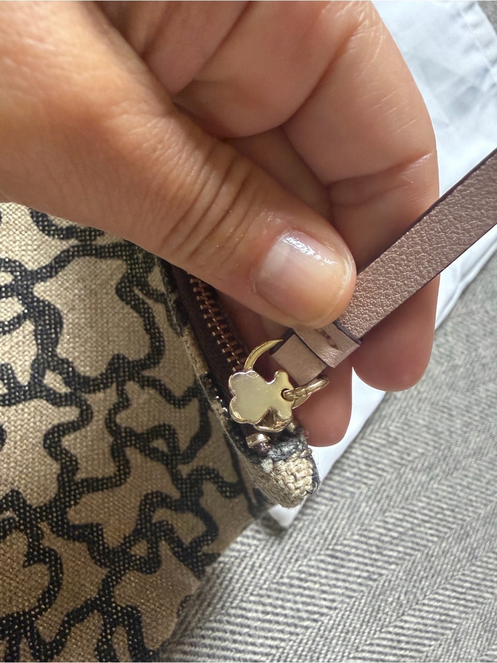 Tous Beige Canvas Zip Pouch with Black Abstract Print - Picture 5 of 7